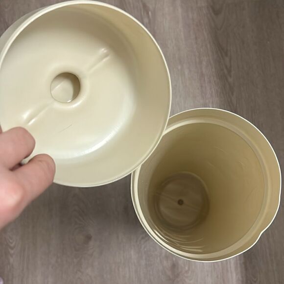 VINTAGE | Toilet Paper Roll Holder Bird Design - Picture 5 of 6